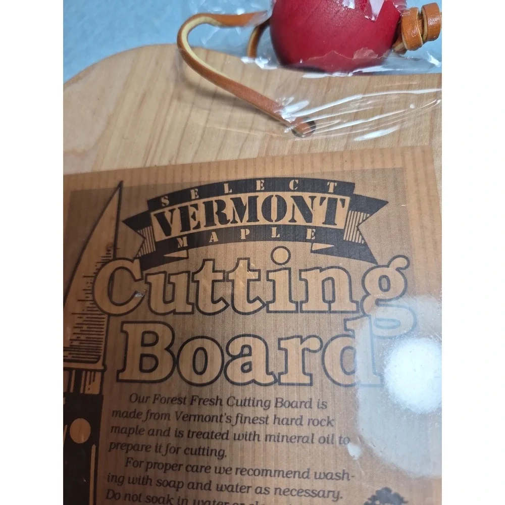 Select Maple VERMONT Apple Cutting Board